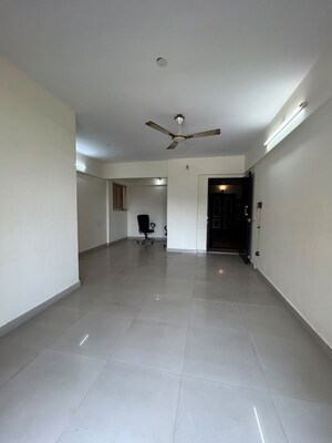 2 BHK Apartment For Rent in Gahlot Majesty and Avenue CHS, Seawoods