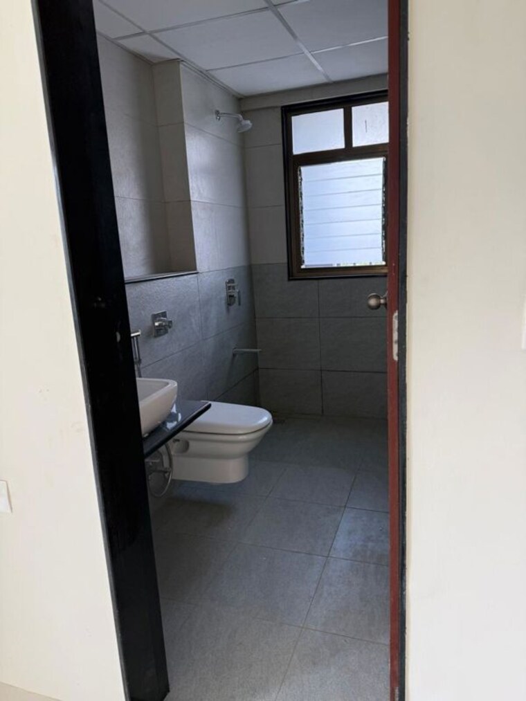 Bathroom, paranjape-trident-towers 1 Bedroom 455 Sq.Ft. Apartment In Wakad Pune 10755774