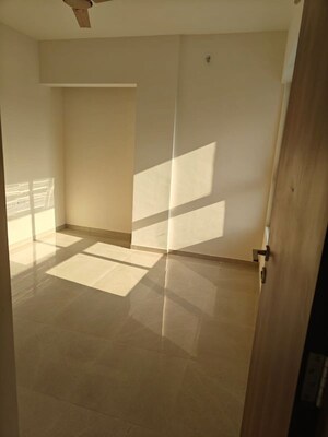 Room in 1.5 BHK Apartment at Piramal Vaikunth, Balkum Pada – for Rent
