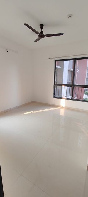 Room in 2 BHK Apartment at Shapoorji Pallonji Sensorium, Hinjewadi – for Rent