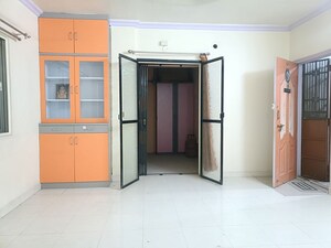 Room in 2 BHK Apartment at Tingre Nagar – for Rent