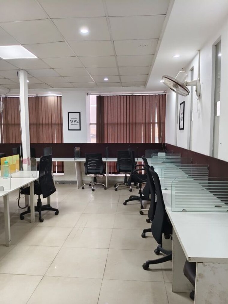 Kitchen, sector 63 Commercial Office Space in IT/SEZ 900 Sq.Ft. In Sector 63 Noida 10755825
