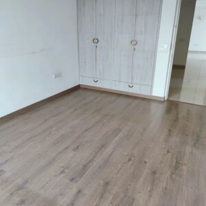 Room in 3 BHK Apartment at Emaar Palm Gardens, Sector 83 – for Rent