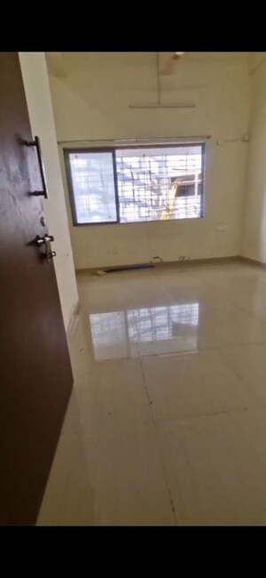 Room in 1 BHK Apartment at Prabhadevi – for Rent
