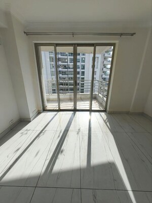 Balcony in 3.5 BHK Apartment at Parsvnath Exotica, Sector 53 – for Rent