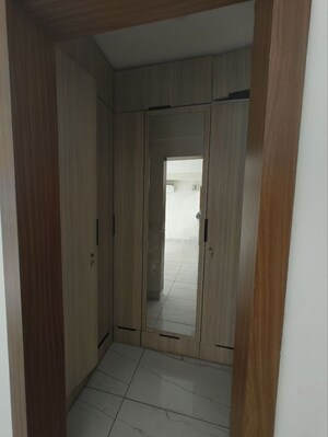 Building Lobby in 3.5 BHK Apartment at Parsvnath Exotica, Sector 53 – for Rent