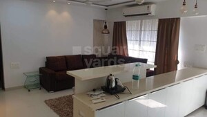 Room in 1 BHK Apartment at Swaraj Bella Vista, Ghansoli – for Rent