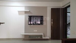 Room in 1 BHK Apartment at Swaraj Bella Vista, Ghansoli – for Rent