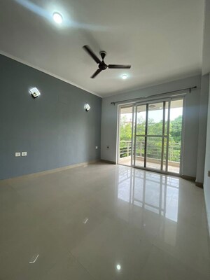Room in 5 BHK Villa at Unitech Uniworld Resorts-The Residences, Sector 33 – for Rent