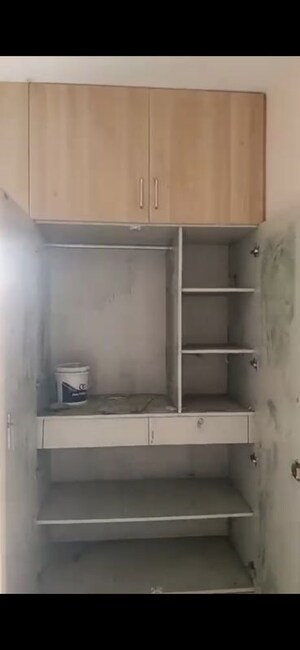 Furnished Amenities in 2.5 BHK Apartment at Amrapali O2 Valley, Tech Zone 4 Greater Noida – for Rent