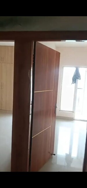Furnished Amenities in 2.5 BHK Apartment at Amrapali O2 Valley, Tech Zone 4 Greater Noida – for Rent