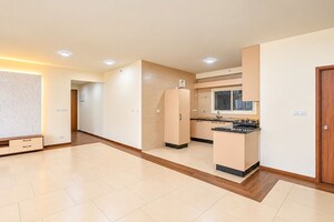 Room in 4 BHK Apartment at Sobha Windsor, Whitefield – for Rent