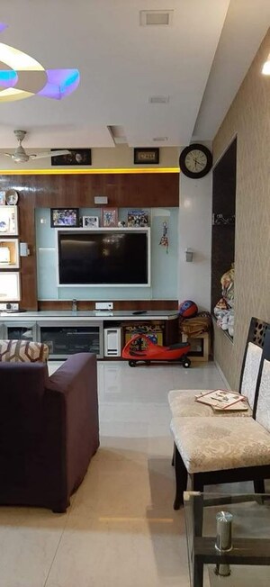 Living Room in 2 BHK Apartment at Chembur – for Rent