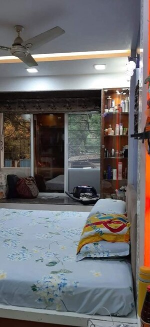 Living Room in 2 BHK Apartment at Chembur – for Rent