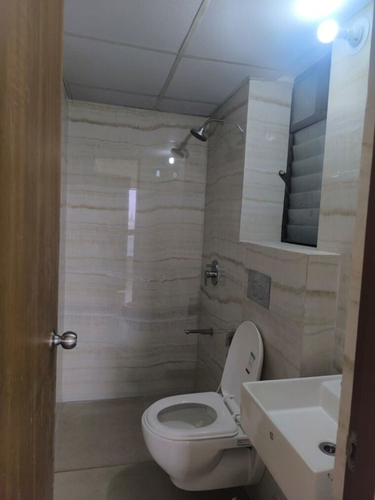 Bathroom, piramal-aranya 2 Bedroom 670 Sq.Ft. Apartment In Byculla Mumbai 10755942