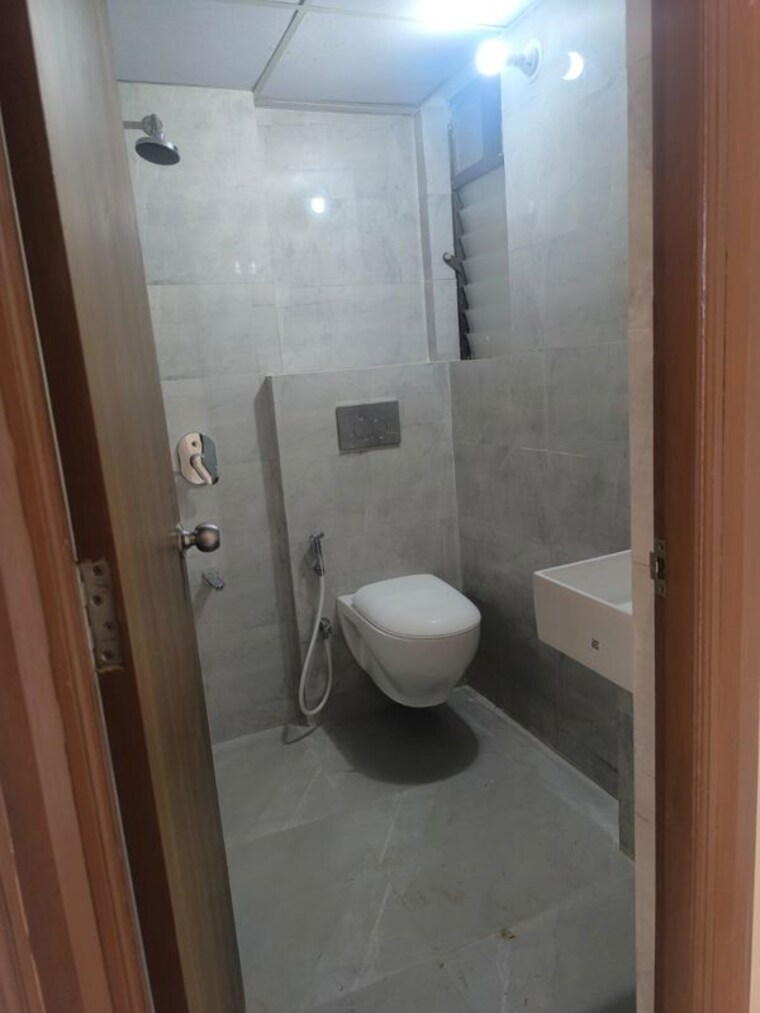 Bathroom, piramal-aranya 2 Bedroom 670 Sq.Ft. Apartment In Byculla Mumbai 10755942