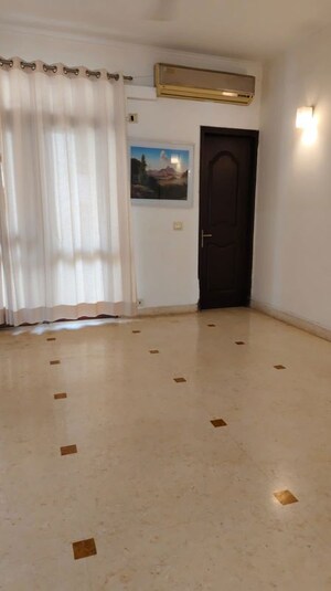 Room in 4 BHK Villa at Emaar Marbella, Sector 66 – for Sale