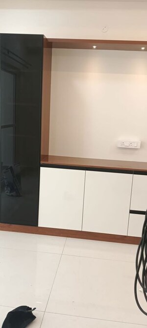 Room in 3 BHK Apartment at My Home Sayuk, Tellapur – for Rent