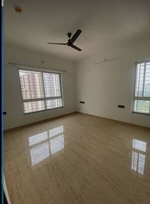 Room in 1 BHK Apartment at Lodha Amara, Kolshet Road – for Rent