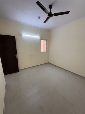 Room in 3 BHK Apartment at Amrapali Verona Heights, Tech Zone 4 Greater Noida – for Rent