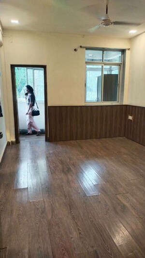 Room in 1 BHK Apartment at Juhu – for Rent