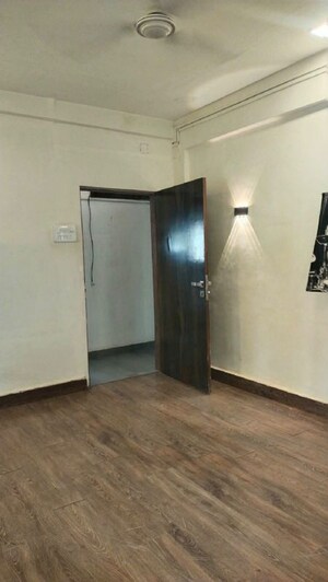 Room in 1 BHK Apartment at Juhu – for Rent