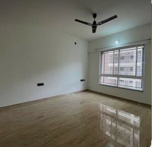 Room in 1 BHK Apartment at Lodha Amara, Kolshet Road – for Rent
