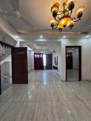 Parking in 3 BHK Builder Floor at Sector 57 – for Rent
