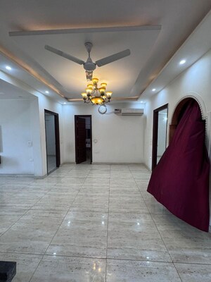Bedroom in 3 BHK Builder Floor at Sector 57 – for Rent