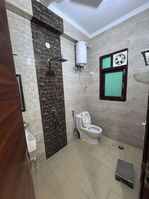 Building Lobby in 3 BHK Builder Floor at Sector 57 – for Rent