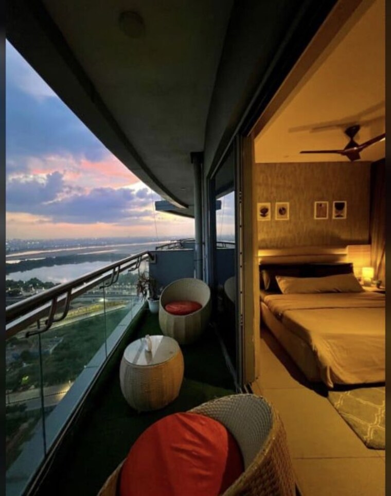  Parking, paras-tierea 1 Bedroom 450 Sq.Ft. Apartment In Sector 137 Noida 10755993