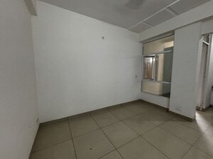 Room in 1 BHK Apartment at Gayatri Life, Sector 16 Greater Noida – for Sale