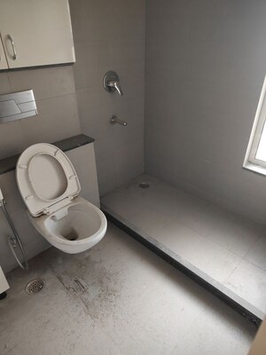 Bathroom in 5 BHK Apartment at Indiabulls Centrum Park, Sector 103 – for Sale
