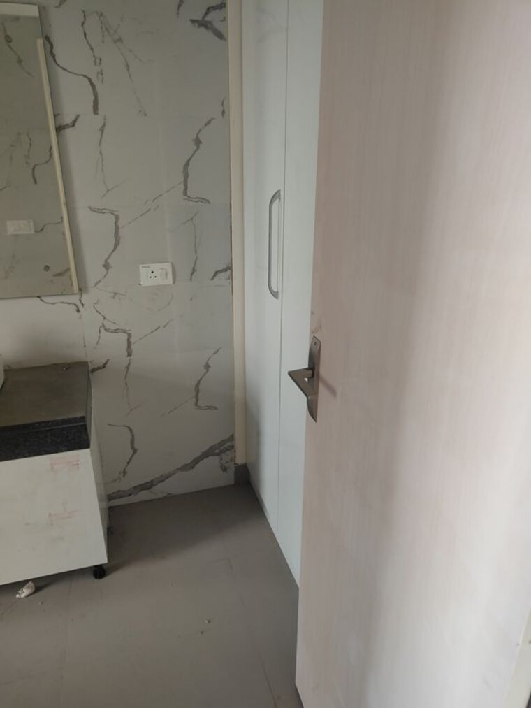 Bathroom, indiabulls-centrum-park 5 Bedroom 4900 Sq.Ft. Apartment In Sector 103 Gurgaon 10755996