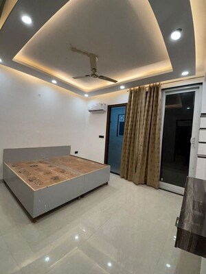 Bedroom in 3 BHK Builder Floor at Sector 57 – for Rent