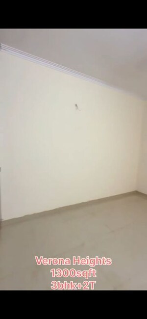 Room in 3 BHK Apartment at Amrapali Verona Heights Phase II, Amrapali Leisure Valley – for Rent