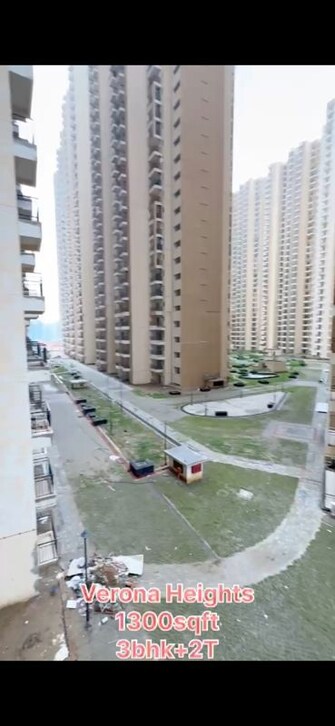 3 BHK +Apartment For Rent in Amrapali Verona Heights Phase II in Amrapali Leisure Valley, Greater Noida