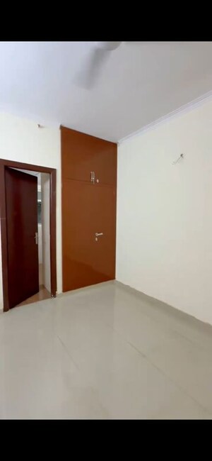Room in 3 BHK Apartment at Amrapali Verona Heights Phase II, Amrapali Leisure Valley – for Rent