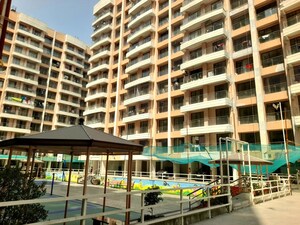 2 BHK Apartment – Exterior View View at Goregaon West - for Rent