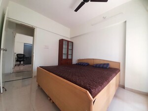 Bedroom in 2 BHK Apartment at Goregaon West – for Rent