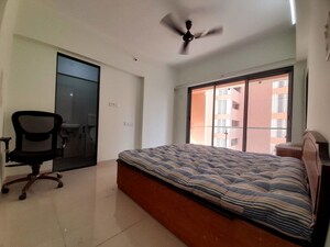 Bedroom in 2 BHK Apartment at Goregaon West – for Rent