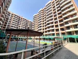 2 BHK Apartment – Exterior View View at Goregaon West - for Rent