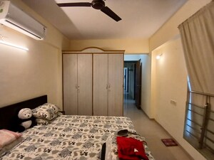 Bedroom in 3 BHK Apartment at Dosti Flamingos, Parel – for Rent