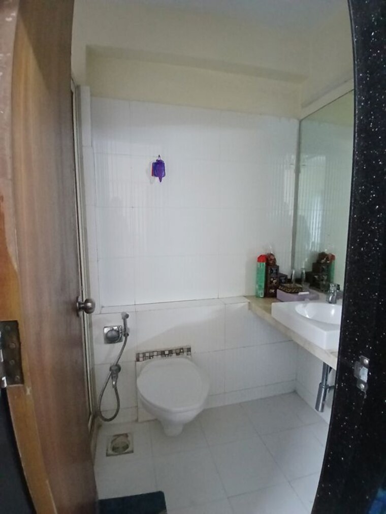 Bathroom, dosti-flamingos 3 Bedroom 1200 Sq.Ft. Apartment In Parel Mumbai 10756025