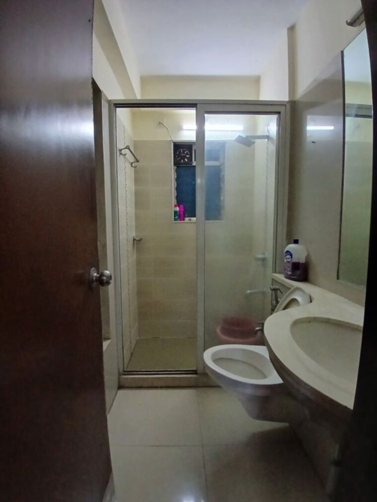 Bathroom, dosti-flamingos 3 Bedroom 1200 Sq.Ft. Apartment In Parel Mumbai 10756025