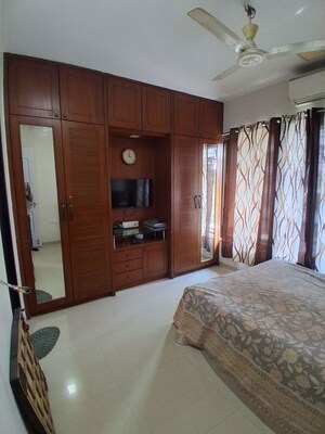 Bedroom in 2 BHK Apartment at Chembur – for Rent