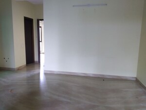 Room in 3 BHK Builder Floor at Ansal Florence Residency, Sector 57 – for Rent