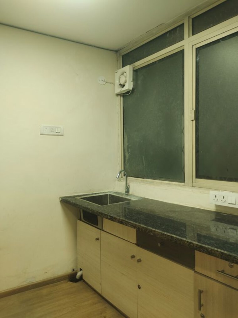 Team Area, east of kailash Commercial Office Space 800 Sq.Ft. In East Of Kailash Delhi 10756094