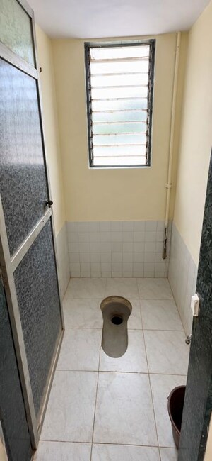 Bathroom in 1.5 BHK Apartment at Suchita CHS, Santacruz East – for Rent