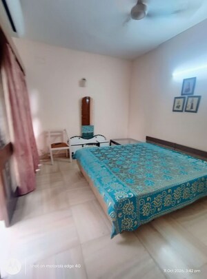 Bedroom in 1 BHK Apartment at Sarvapriya Vihar – for Rent